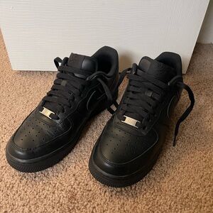 Womens Black Nike Air Force 1s
No original box
Womens US 9
